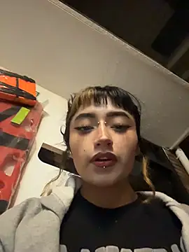 baby_akuma webcam