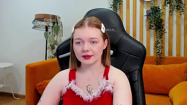 ElinaVale webcam