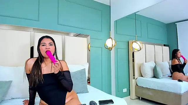 olivia_capri