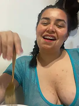 luna_bloomm_ webcam