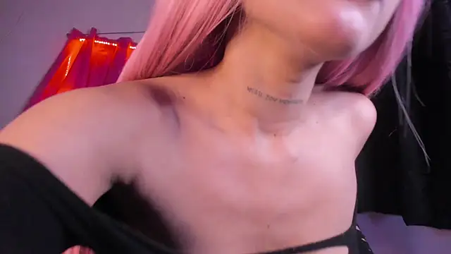 kira_milk1 webcam