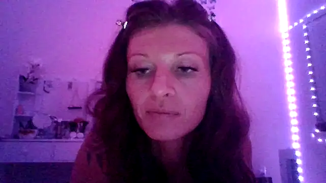 LuciousItaliaaa webcam