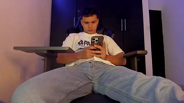 Liam_Mateo webcam