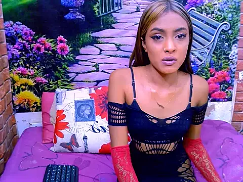 IndianPretty14u2Luv webcam