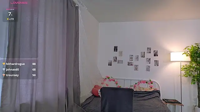 KikiMoor webcam