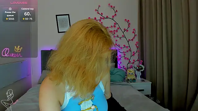 DellaRows webcam