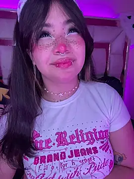 Amara_Kazumii webcam