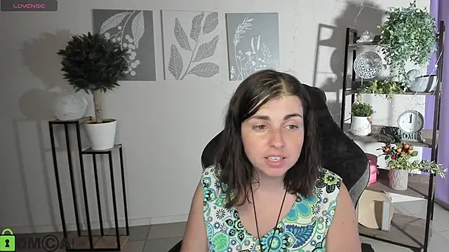 MartaEdams live cam on StripChat