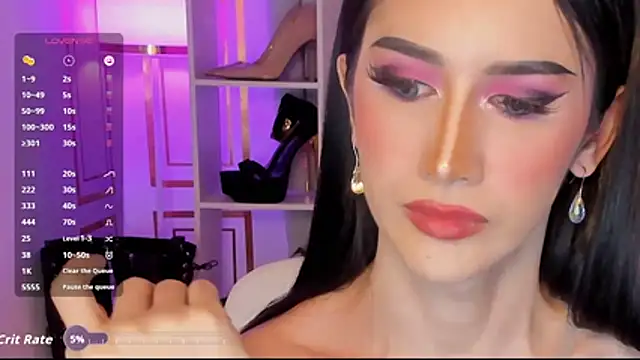 RadiantAlly live cam on StripChat