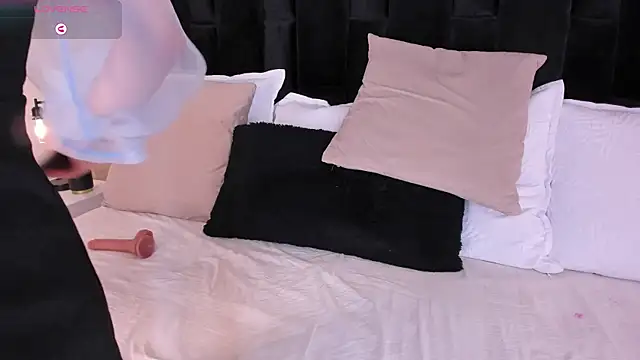 Crystal_Rose__ webcam