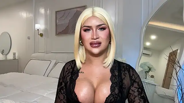 Your_Majesty_Tyra webcam