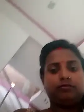 Mnisha6619 webcam