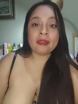 Gatitadiablita35 webcam