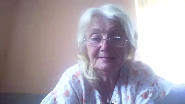 AmyLove353 webcam