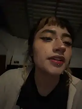 baby_akuma webcam