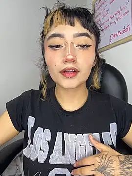 baby_akuma webcam