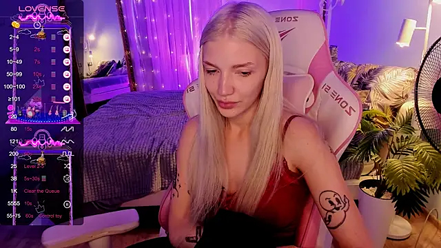 AnyaTaylor_ webcam