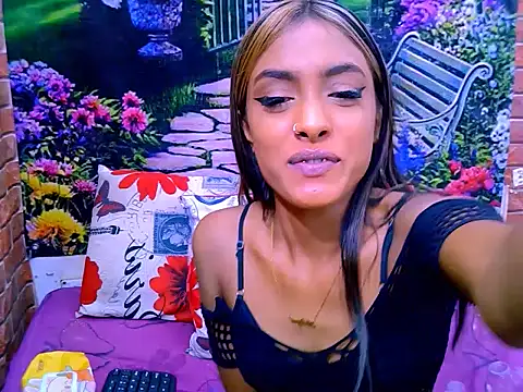IndianPretty14u2Luv webcam
