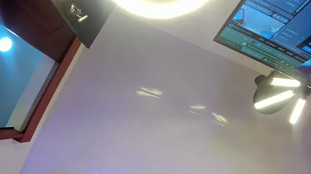 LittleeJaz webcam