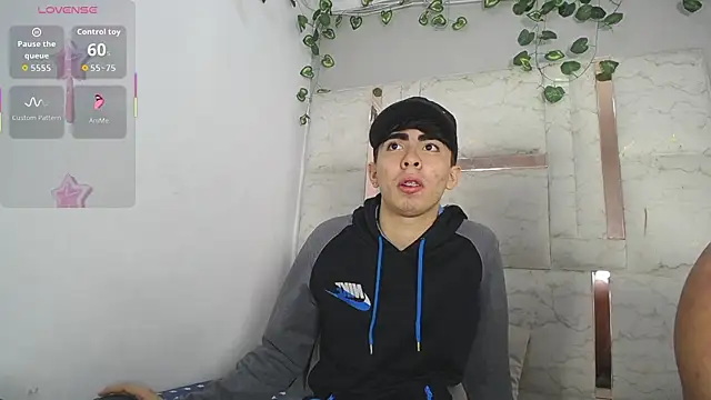 Michael_and_twinkk webcam