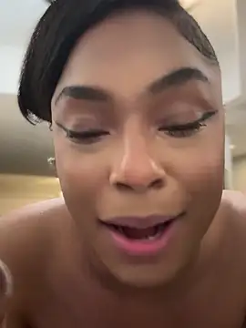 CandyLuxxxx webcam