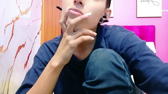 yourcuteneighbourr webcam