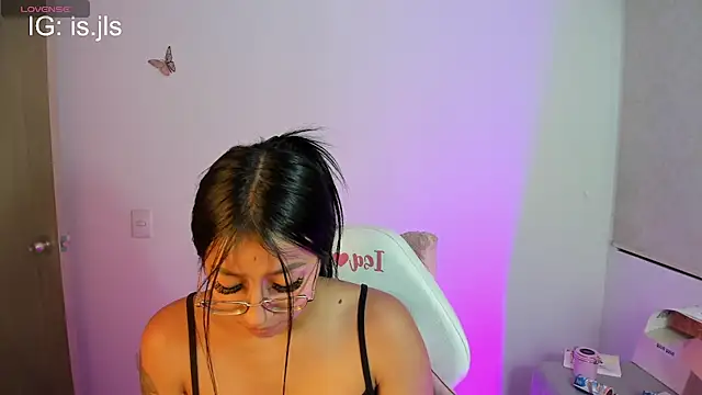 Bella_hart webcam