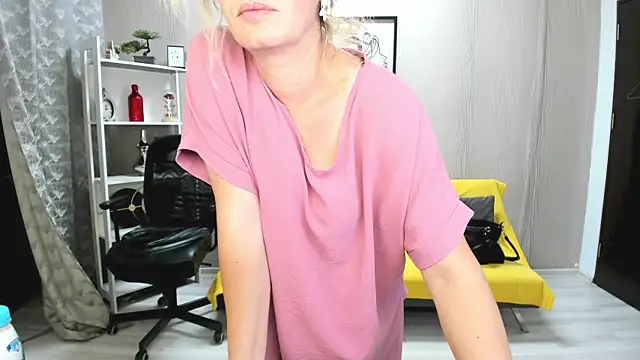 Cassandra_Hotty webcam