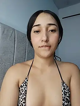 isabellaHill2 live cam