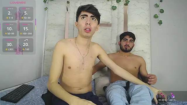Michael_and_twinkk Live Web Cam Show