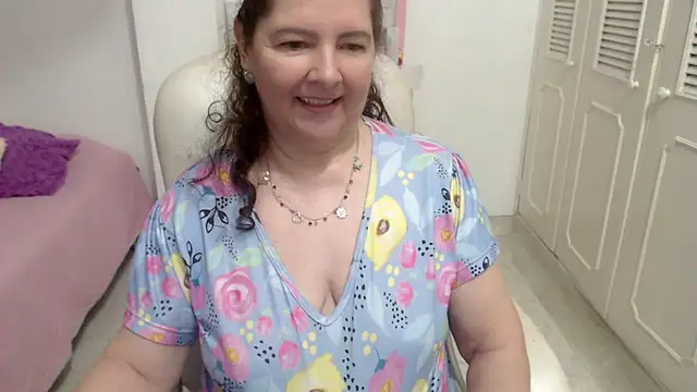 leonela_69 webcam