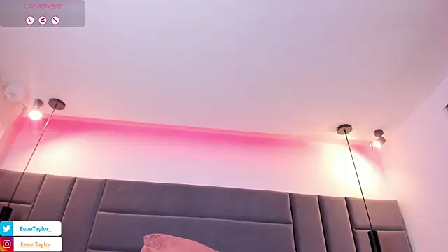 Eevee_Taylor webcam