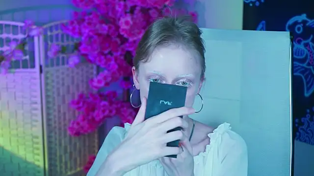 KiraMontoya webcam