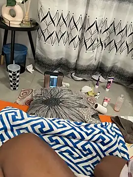Nicole_bash webcam