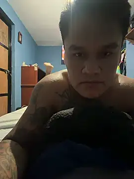 LatinoLeones webcam