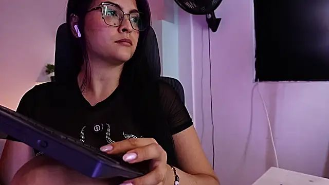 TifanyWhite_ webcam