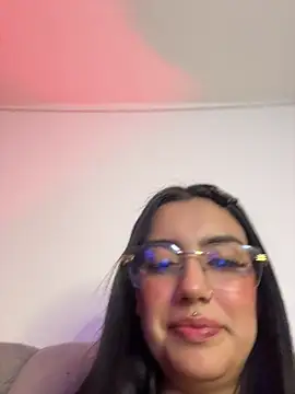 Lucy_699 webcam