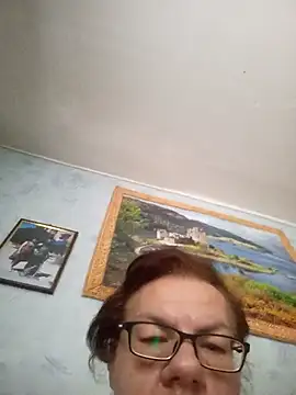 Olena72531 webcam