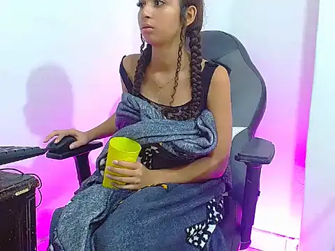 Mia_dirty29 webcam