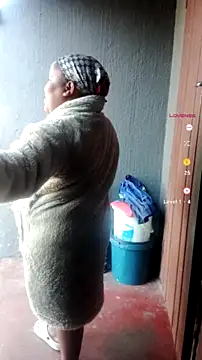 ChubbyMidgetxxx19 webcam