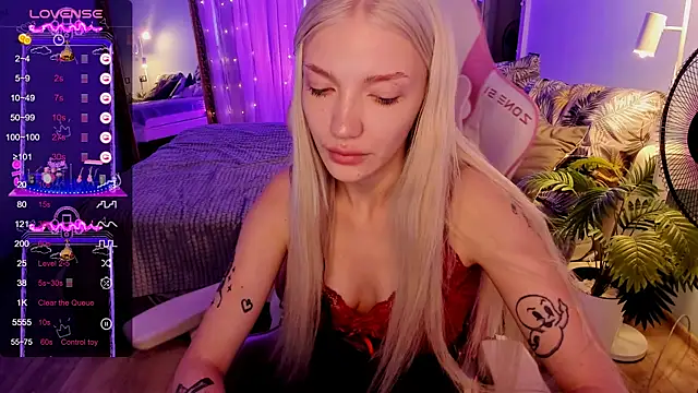 AnyaTaylor_ webcam