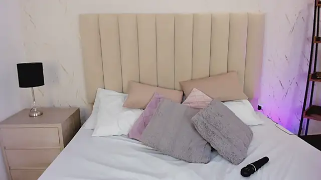 LilithHarperr_ webcam