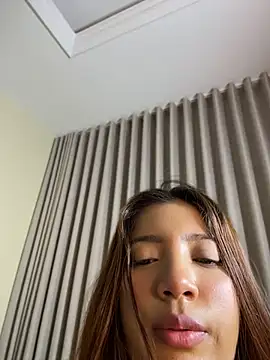 Pushaina__1 webcam