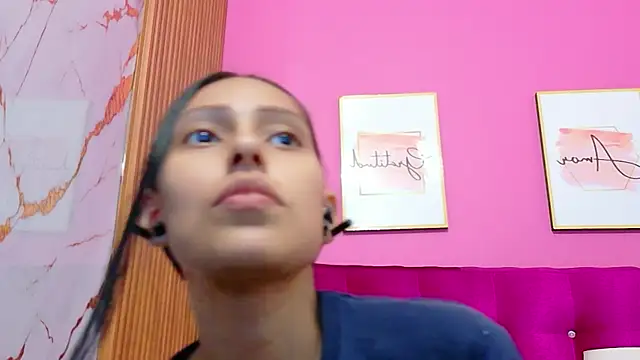 yourcuteneighbourr webcam