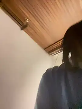 AntonellaCooper_Pink webcam