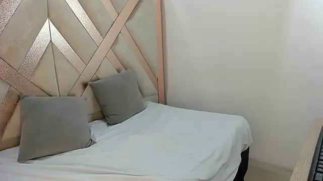 mila_evanss webcam