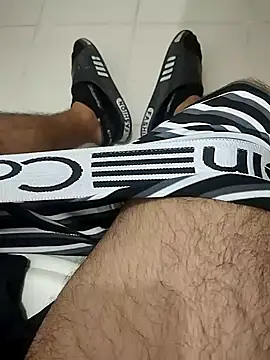 _Paisaa_HardHot webcam