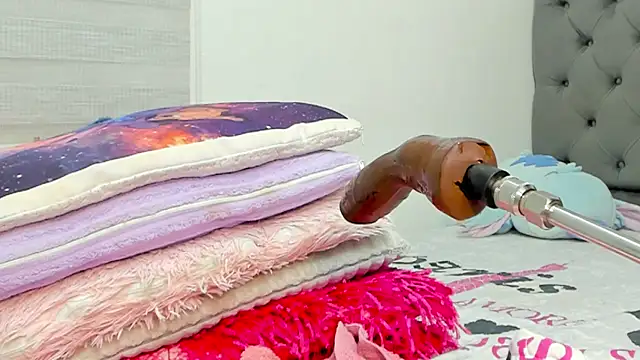 Elizabeth_18_ webcam