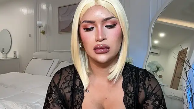 Your_Majesty_Tyra webcam