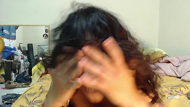 AlinaWoolf_ webcam